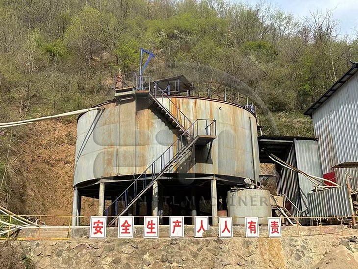 12m thickener.jpg